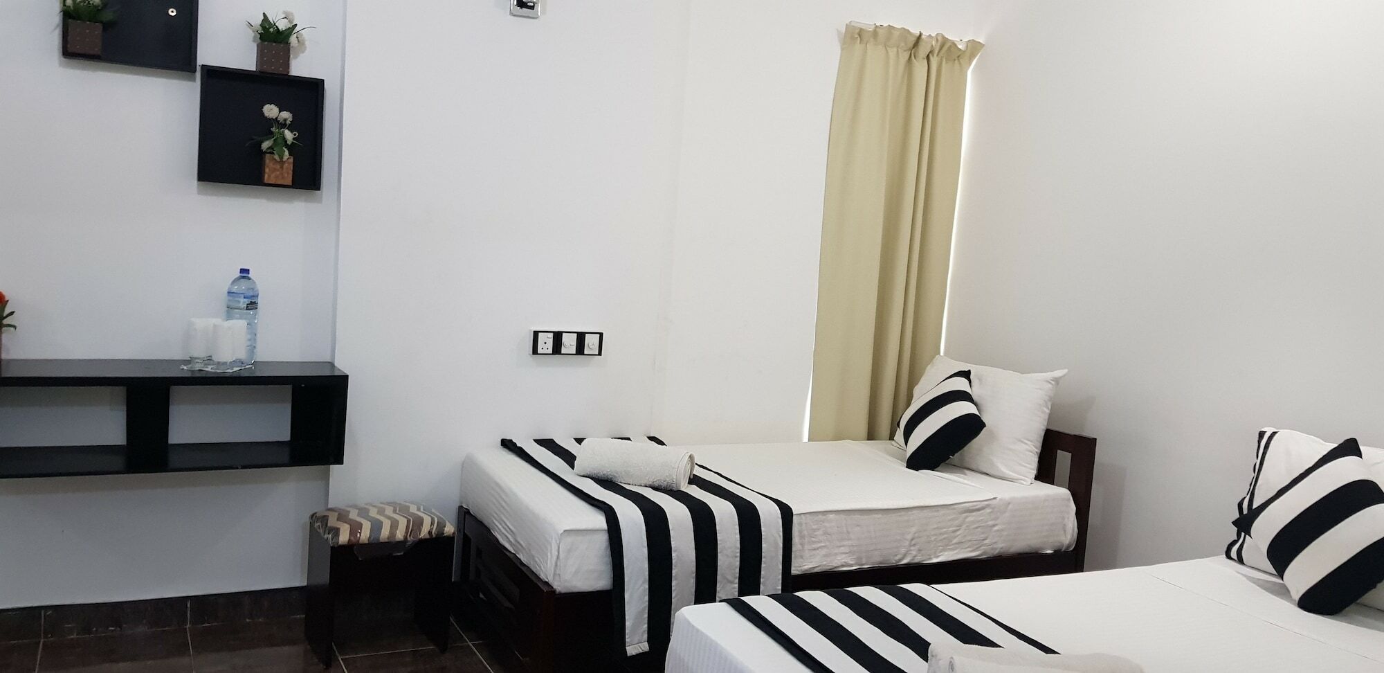 Aura City Hostel アヌラーダプラ エクステリア 写真